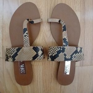 New-Zara Snakeskin Flat T Strap Toe Hole Leather Sandal